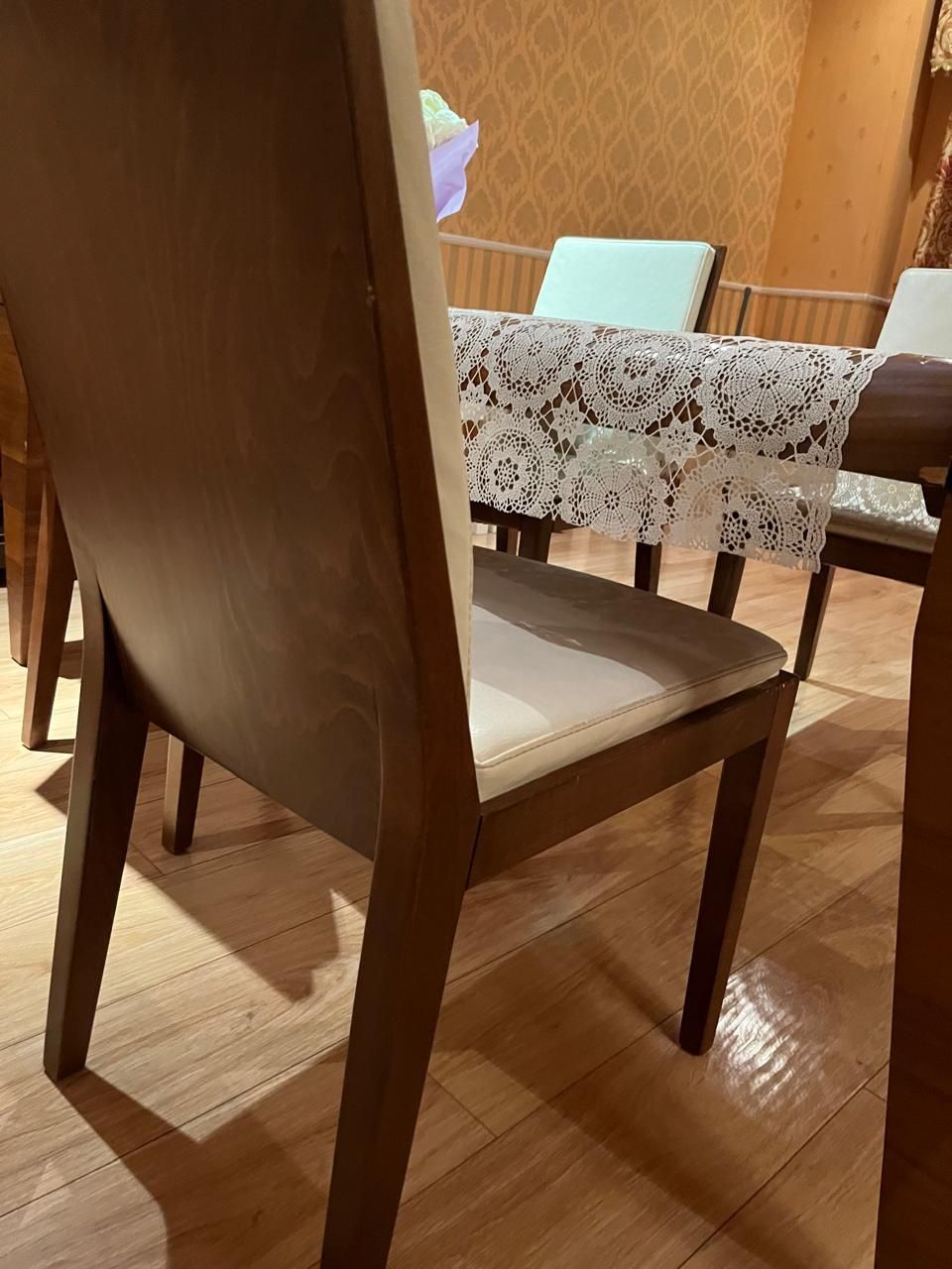 Стол гостиный и 6 стульев