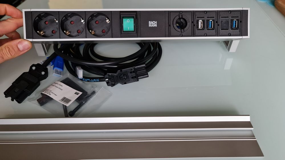 Prelungitor Bachmann Desk2 cu usb