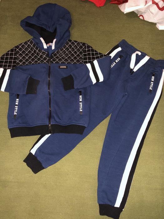 Дрехи за момче 6-7г (122 см) лека вата - комплекти, суичъри, долнище