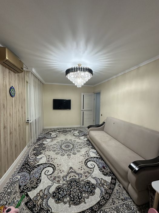 Продам двухкомнатную квартиру в центре