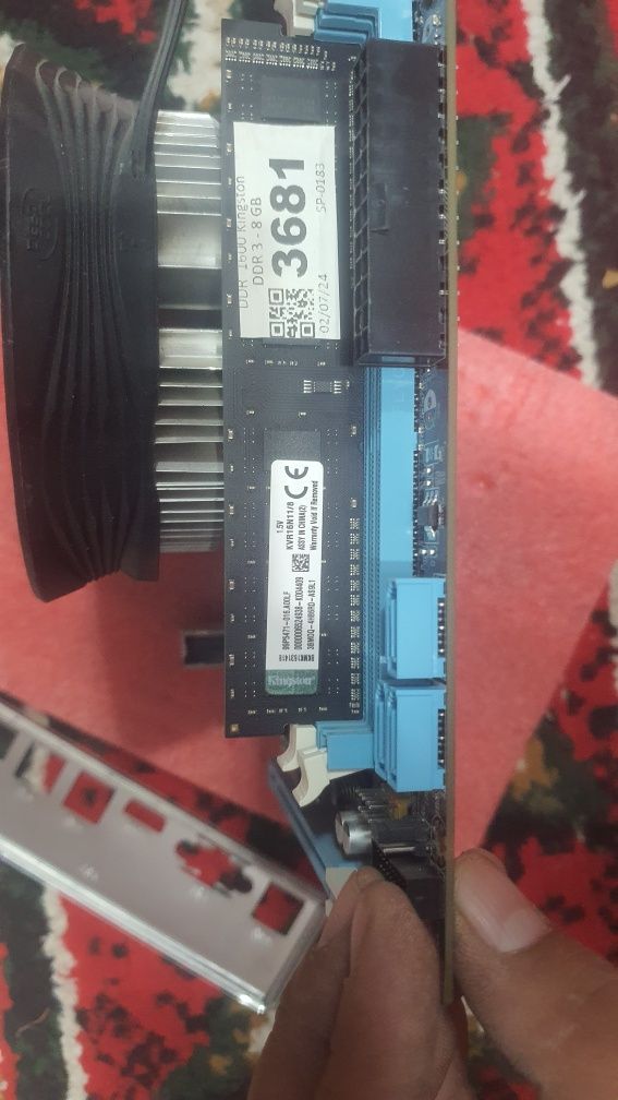 Продам материнской плата H61 i5 4pakaleniy DDR3 8gb azu