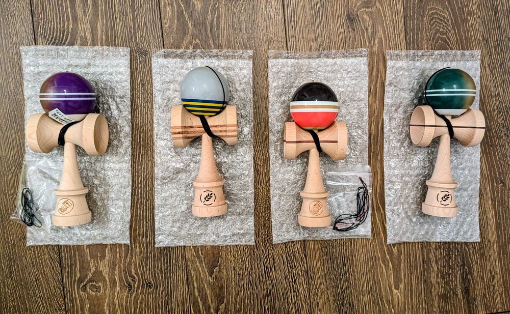 Kendama Cereal - sticky clear, maple/amaranth ken, base hole