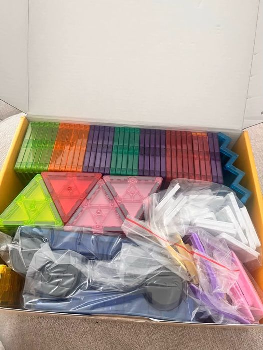 NOI - Joc Set Inteligent de Constructie 121 Piese Magnetice Creativ Ed