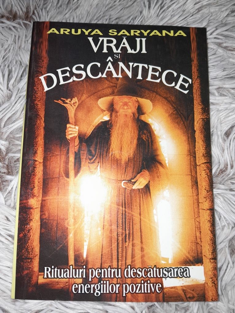 RARA Carte de vraji si descantece ritualuri unice carte veche colectie