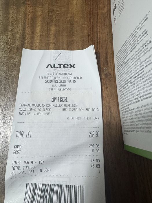 Controler Xbox alb si negru stare perfefta