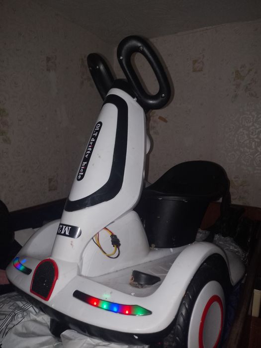 Электромобиль детский
