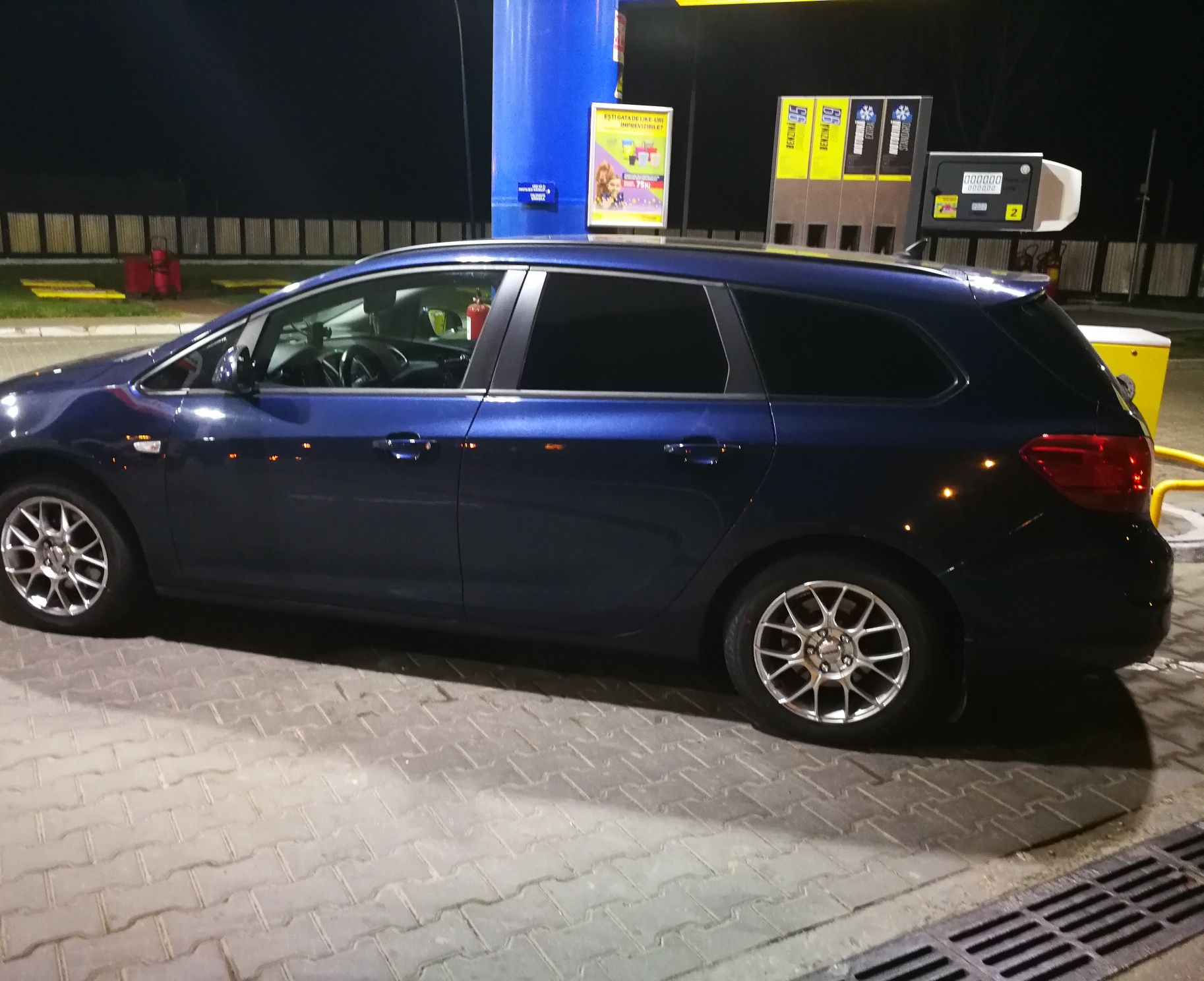 Opel Astra J 2012