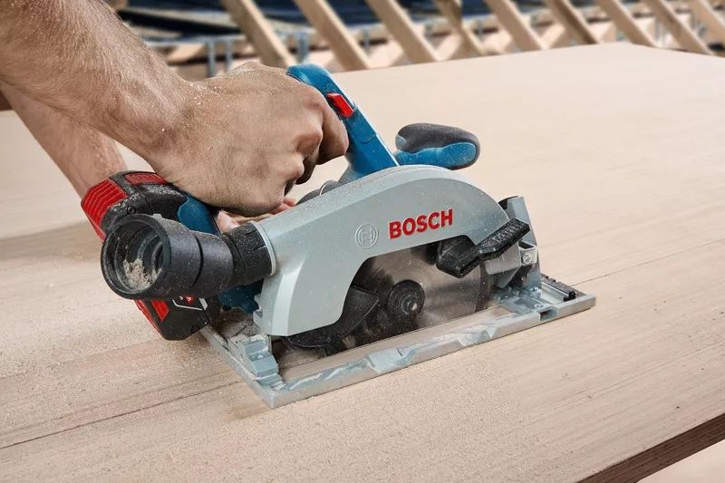 Аккумуляторная циркулярная пила GKS 185-LI BOSCH 06016C1221