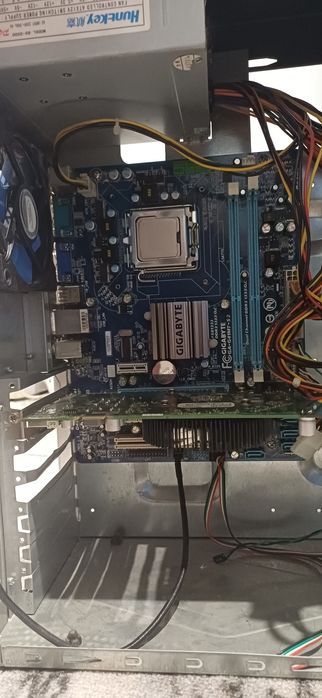 Компьютер 
︎︎
︎︎
︎︎