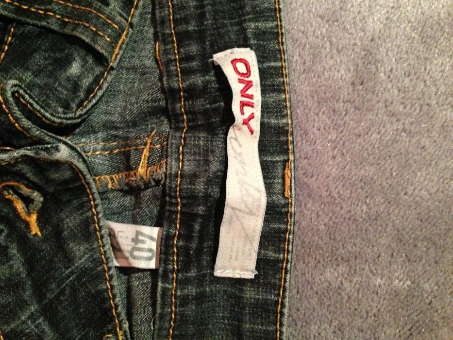 Продавам дамски дънки - всеки чифт за 5 лв.