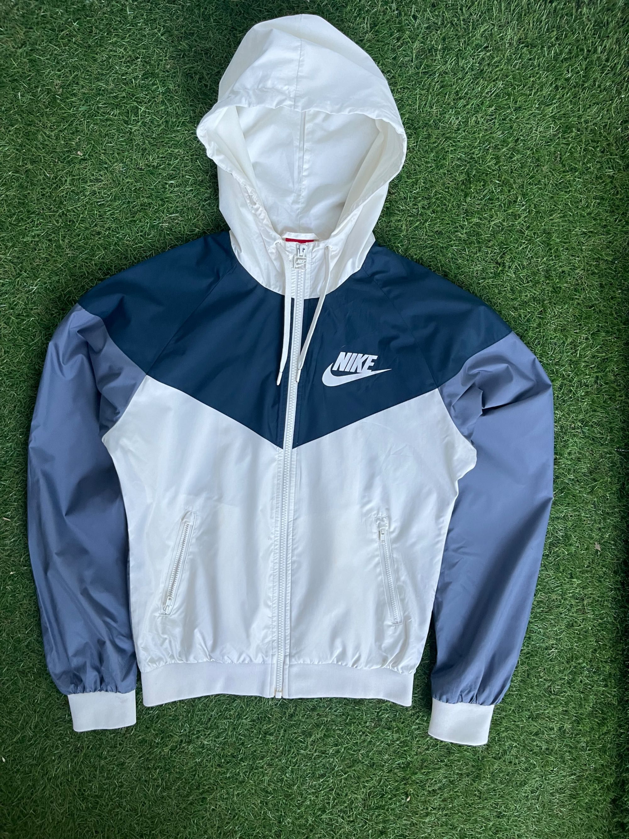Дамско горнище / яке : NIKE The Windrunner S