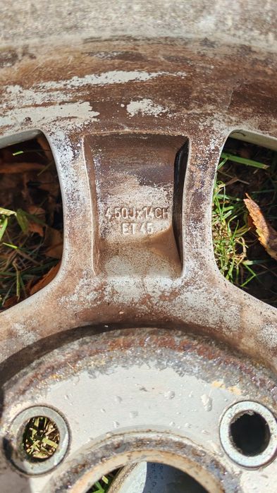 Vând jante aluminiu R14 ET45 cauciucuri iarnă 155/65 R14aproape noi