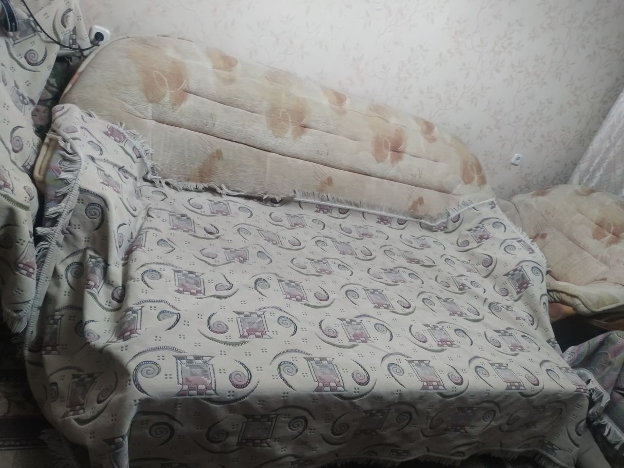 Диван и кресло продам