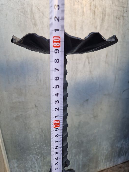 Vând 2 sfetnice mari din fier forjat