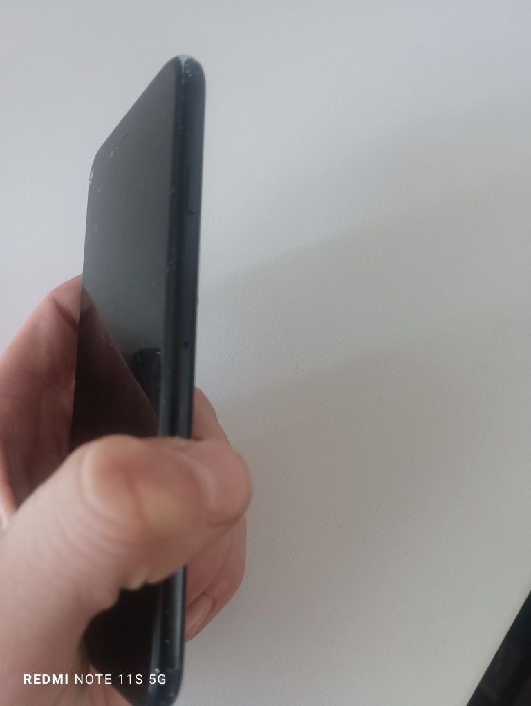 iPhone SE 2022 Заключен