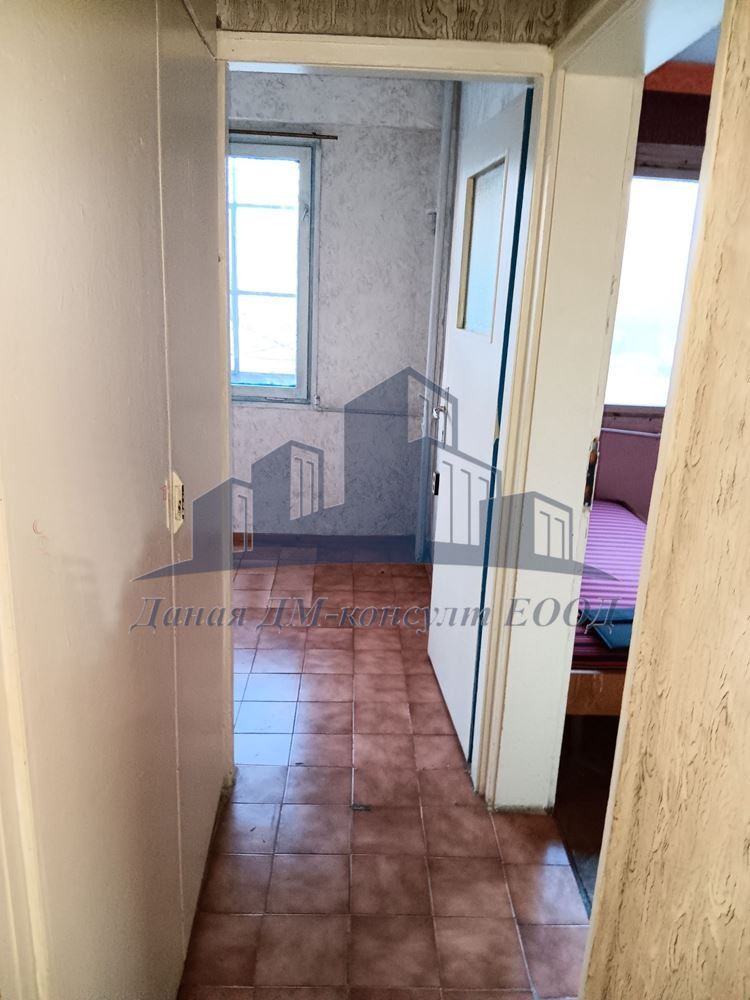Продава се Двустаен апартамент в Шумен, Добруджански - 61 кв.м за 1255 €/кв.м - Снимка #6