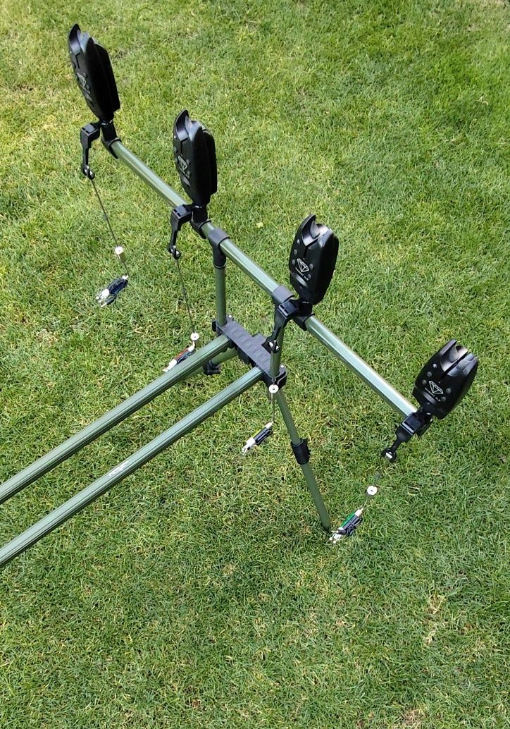 Set Pescuit Crap,4 Lansete 3,90m, 4 Mulinete GB 8000, Rod Pod Echipat