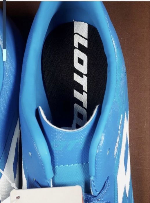 Lotto Футболни обувки бутонки 43.5