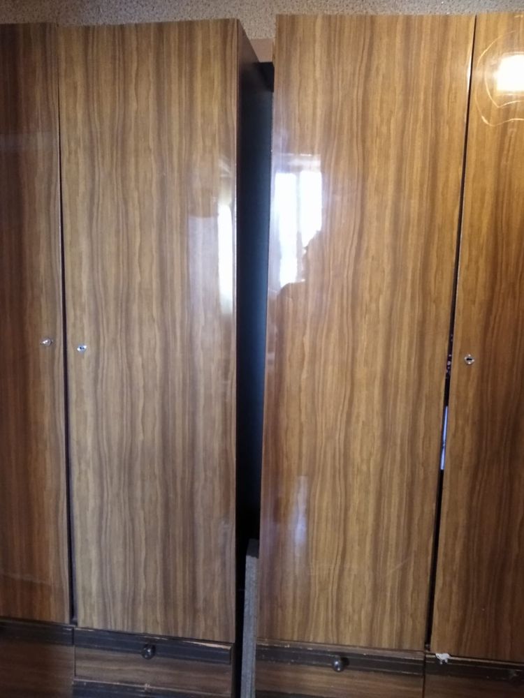 Продам двух спальную кровать и шкафы