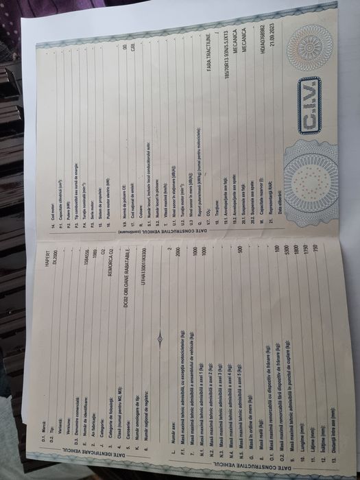 Remorcă axă dublă , 2000 kg.