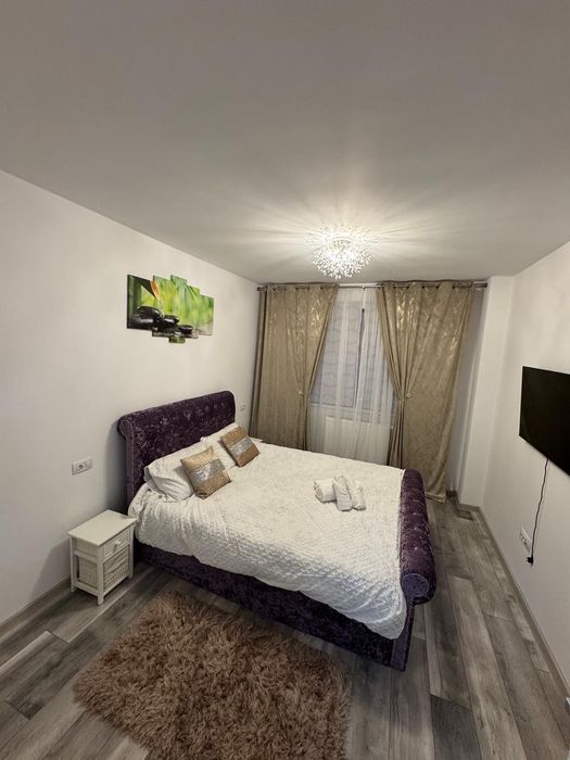 Închiriez apartament cu două camere