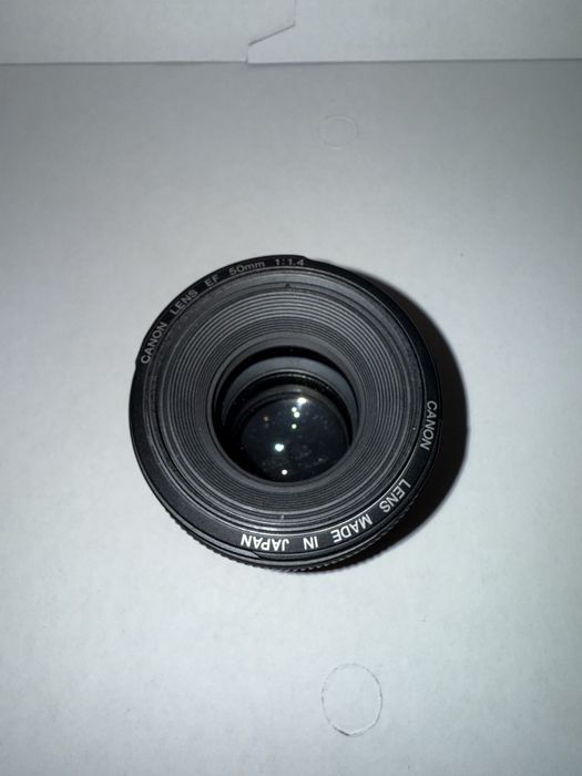 Canon EF 50mm f/1.4 USM