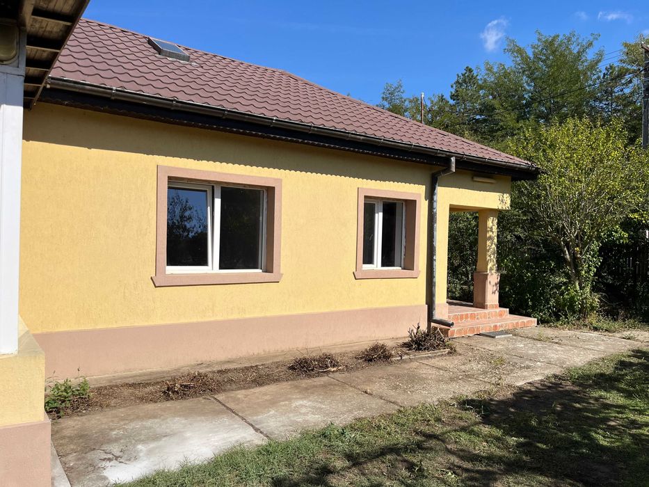 RACARI - Ghergani - casa + teren arabil de vanzare