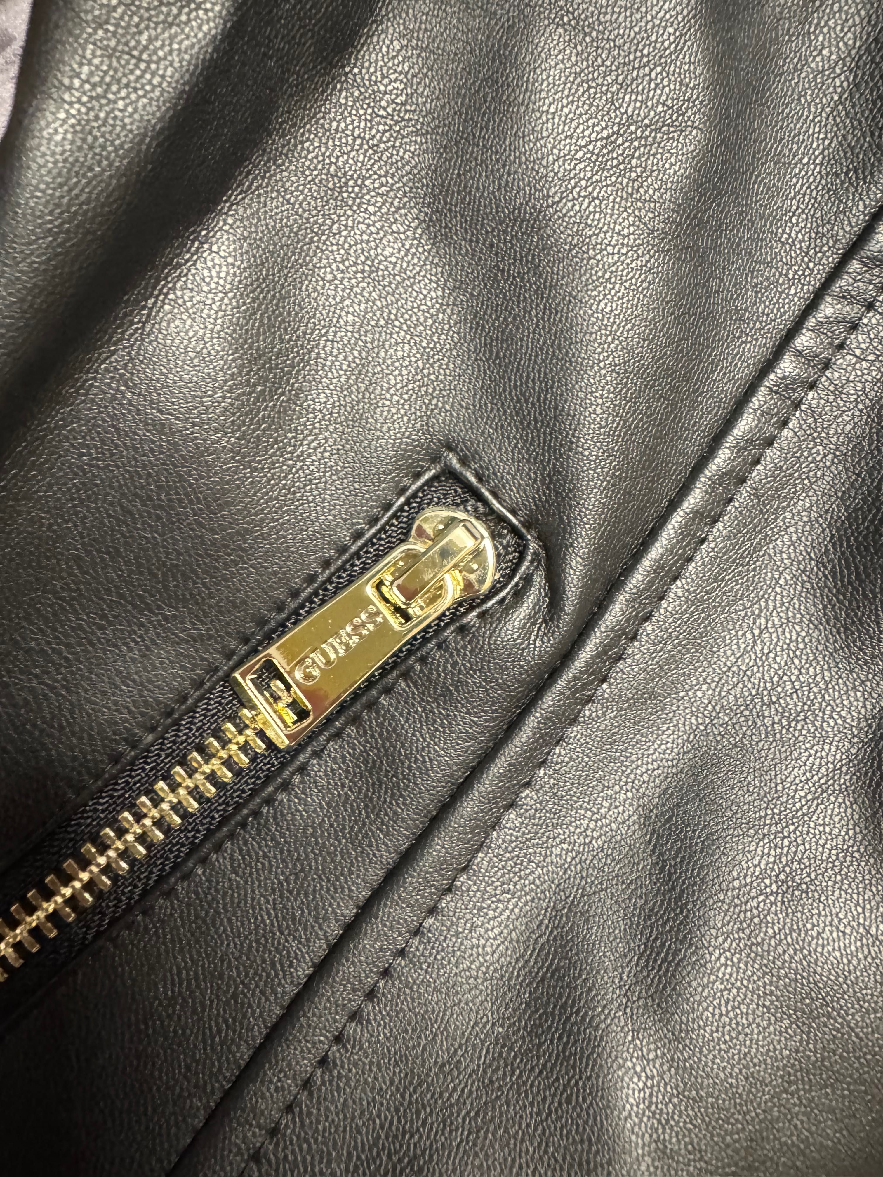 Ново оригинално яке Guess