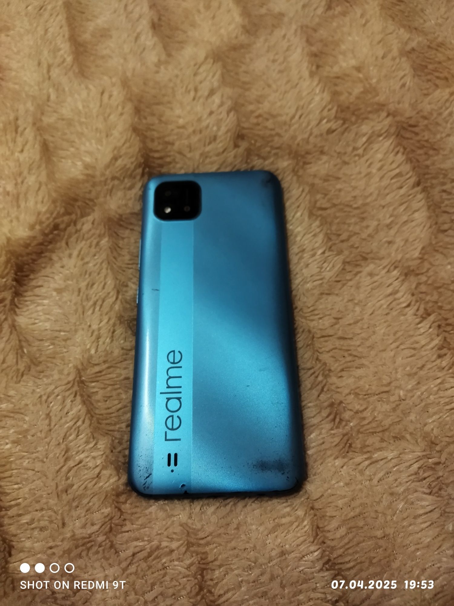 Huawei Y9  2019 память 2/32 гб в нормальном состоянии