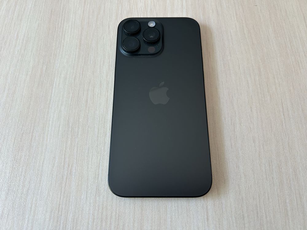Продавам Apple iPhone 16 Pro Max 256GB