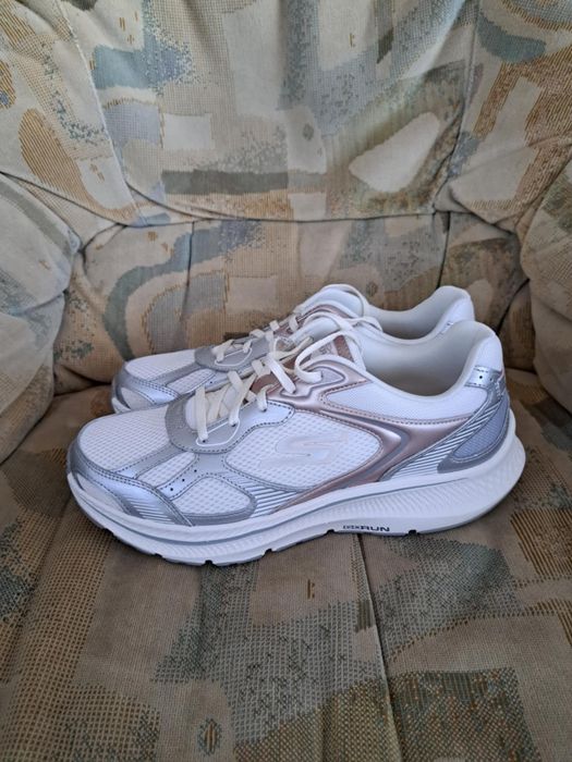 Продавам нови маратонки скечерс