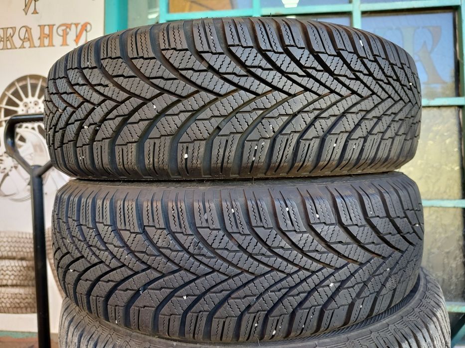 Продавам 2 зимни гуми 155/65/14 Firestone