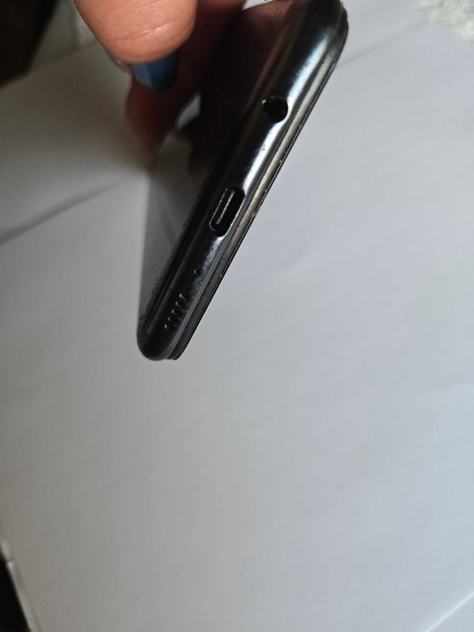 Продавам Samsung Galaxy M 20