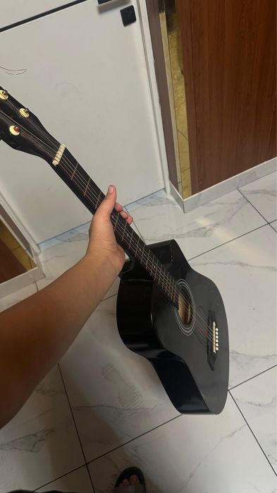 Гитара сатылады.