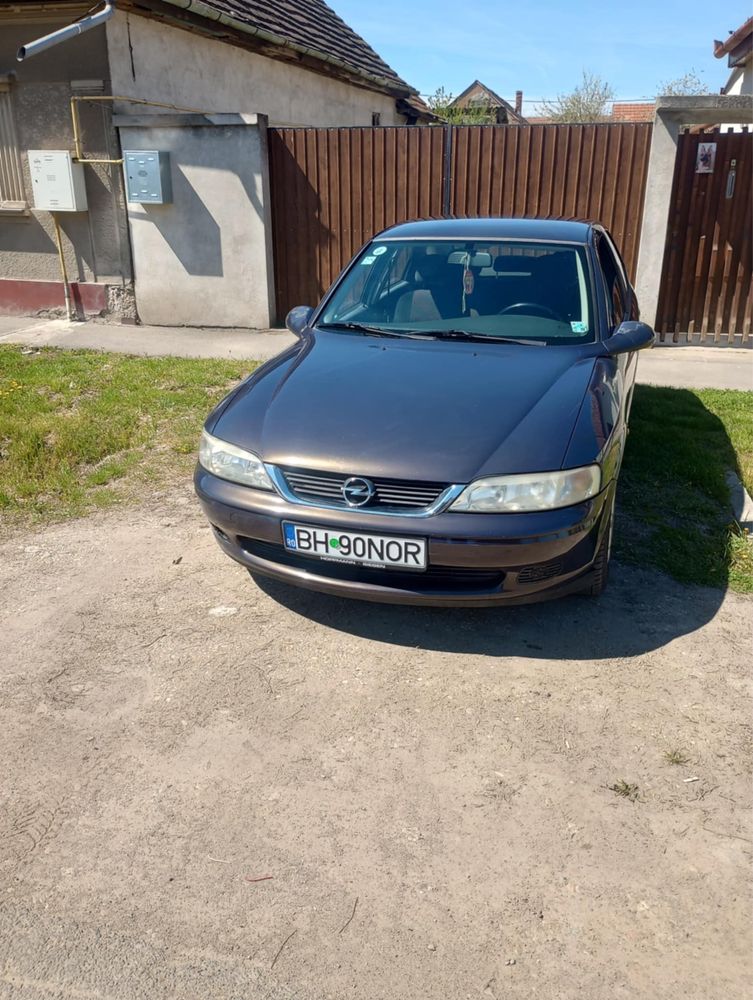 Opel Vectra fabricat in 2000. Vine de la al doilea proprietar!