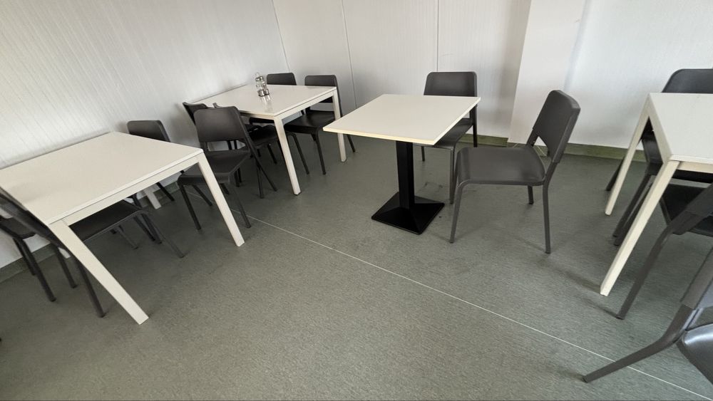 Vand scaune ikea perfecta stare 24 buc