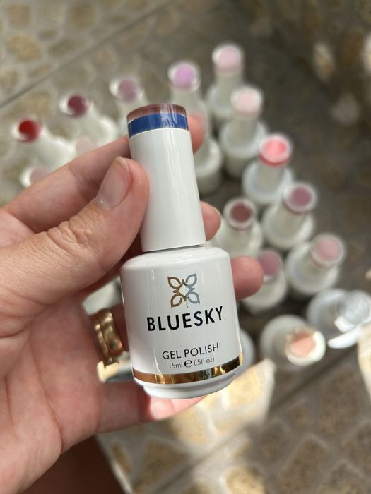 Гел лакове Блускай