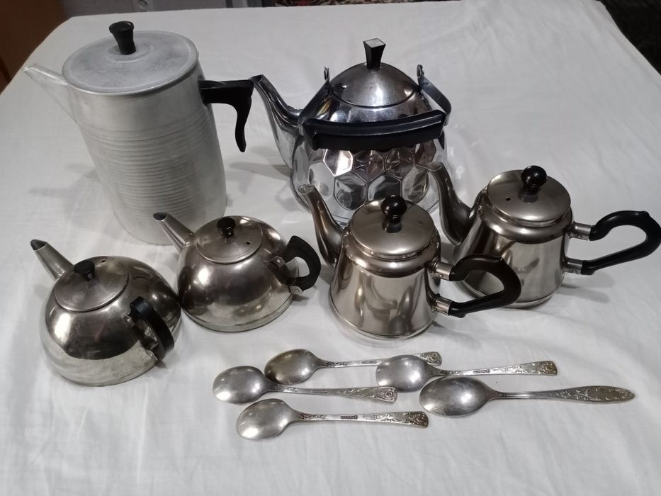 Чайники и ложки мельхиоровые,алюминиевый