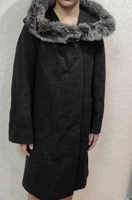 Продам новое шерстяное пальто.