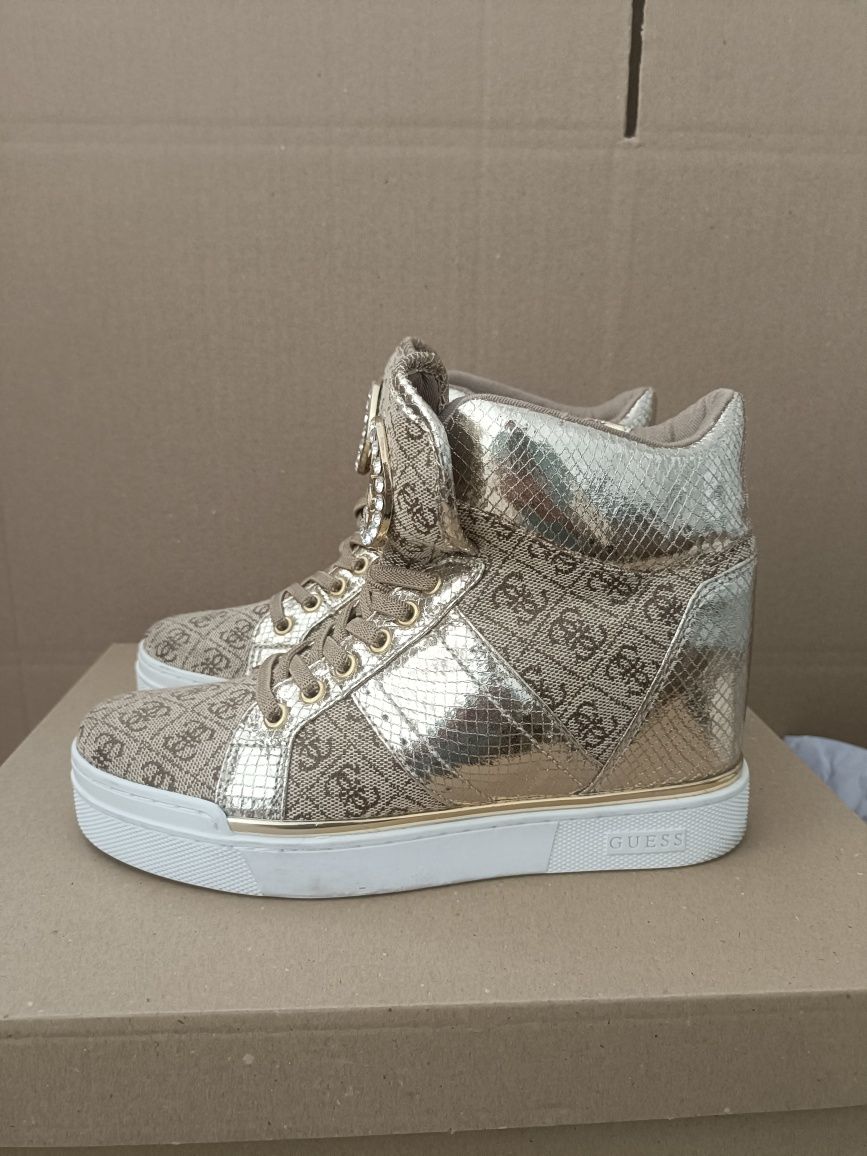 Сникърси Guess номер 37 код 41A