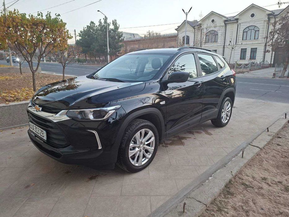 Tracker 2 LS / Пробег 15 000 / Родная краска / Состояние новой