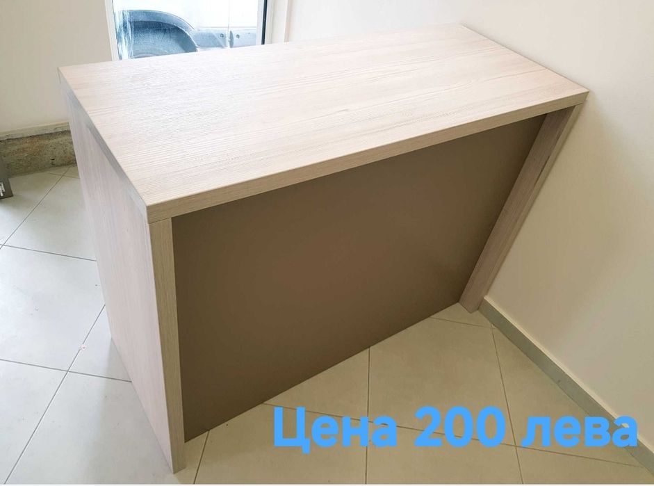 Дървен шкаф с плот