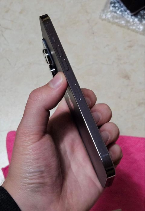 iPhone 14 Pro la cutie