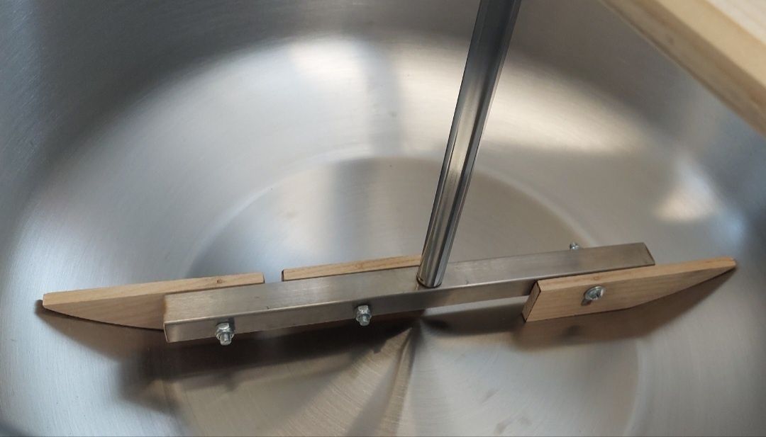 Mixer pe oală de inox pentru gemuri și zacuscă