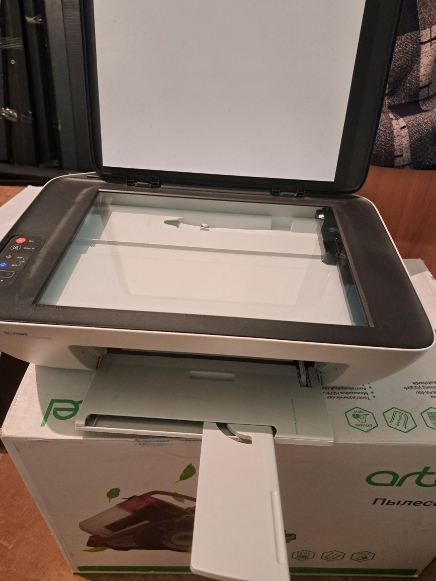 Принтер 3 в 1. Samsung SL-J1663 в нормальном состоянии.