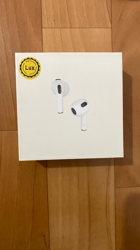AirPods 4 premium