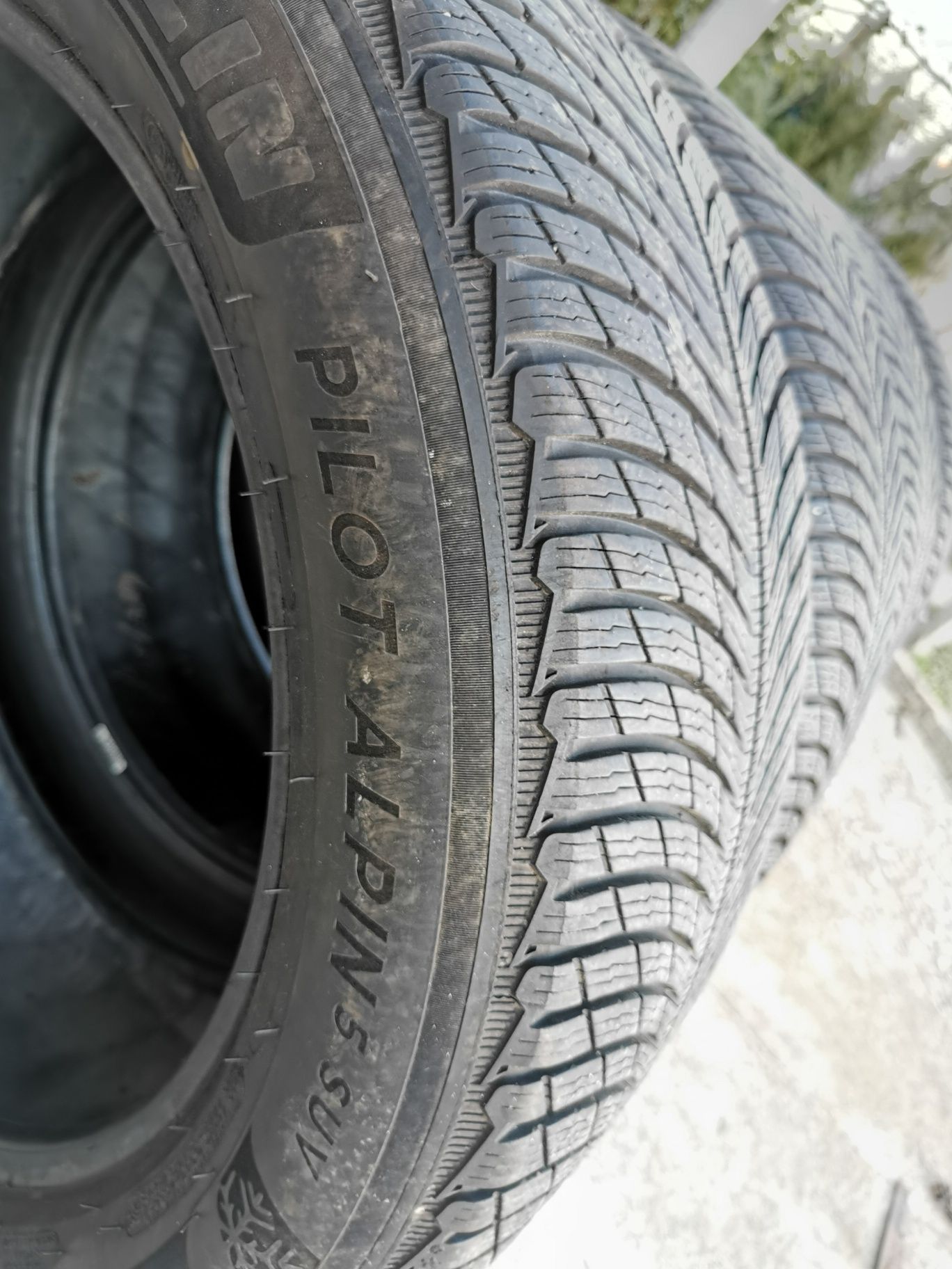 255 55 20 Michelin Alpin 5 SUV