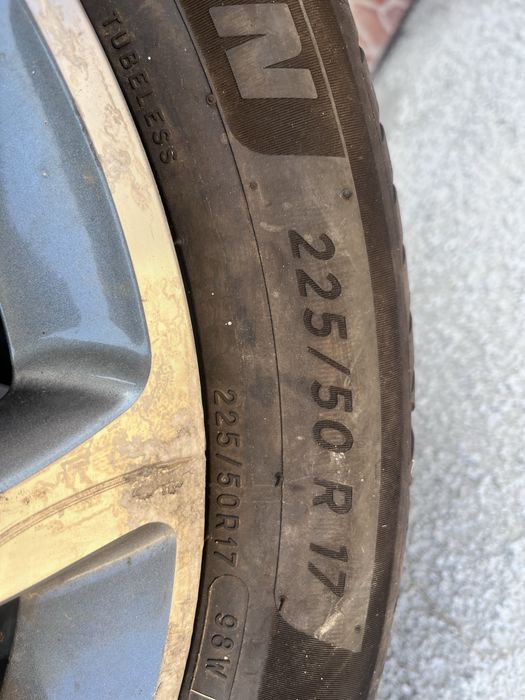 Vând jante mercedes C-Class   și cauciucuri michelin