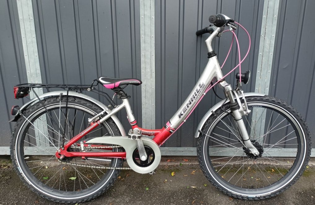 Bicicleta aluminiu 24", fetite, 7-12 ani, dinam in butuc