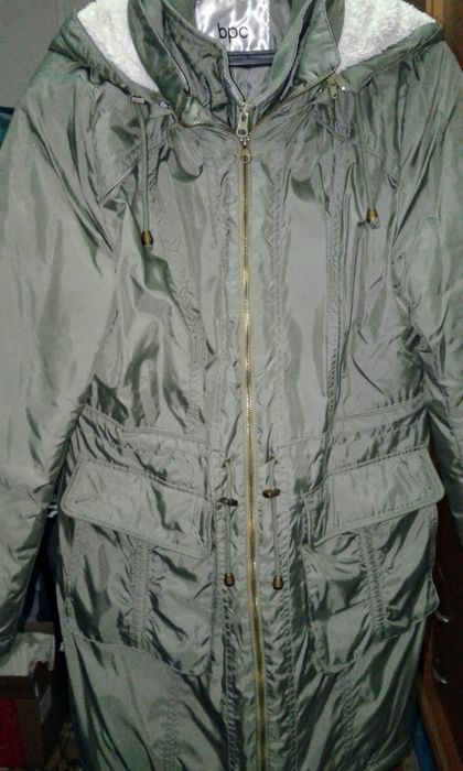 Женская куртка продам